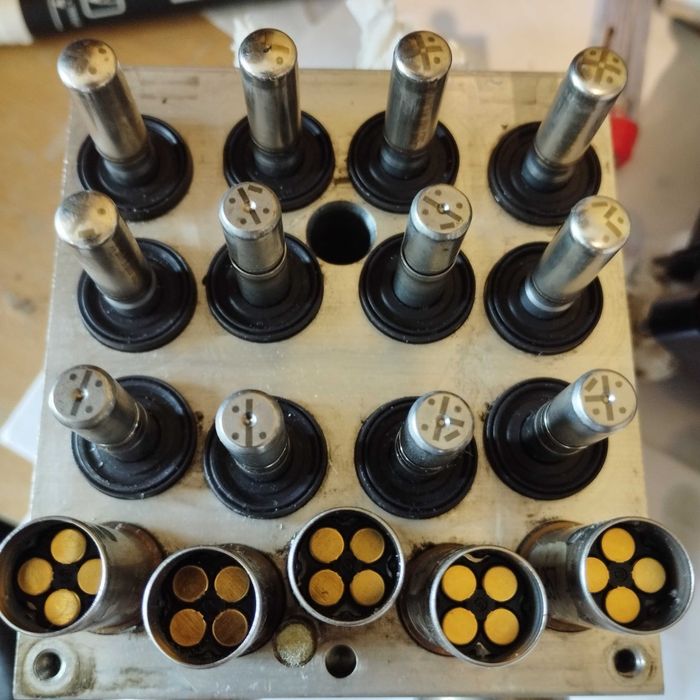 Ремонт на abs рециклиране абс помпаSwift Ford Корса Д Corsa D Ford KIA