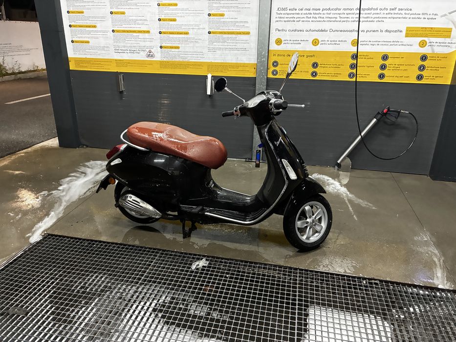 Piaggio Vespa Primavera 2015 49cc 2T cat B