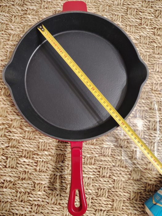 Висококачествен чугунен тиган  30см.