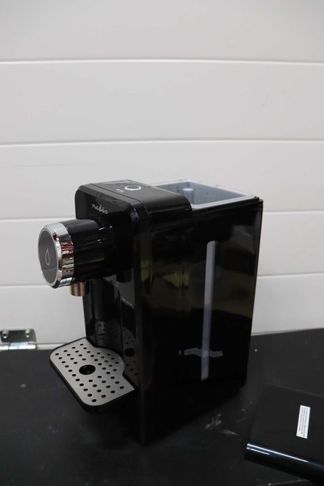 Диспенсър за подгряване на вода Nedis, 2.5 л, Цифров дисплей, 2600W