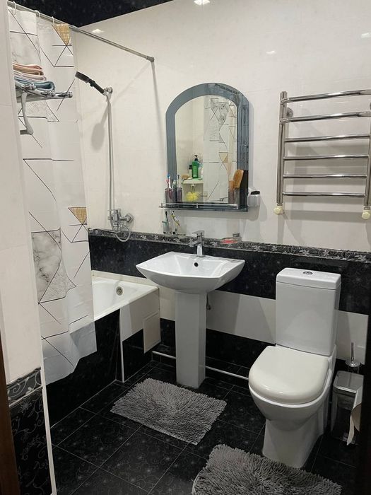 Продается 4-комнатная квартира 174 м², Нукусская 27А.
