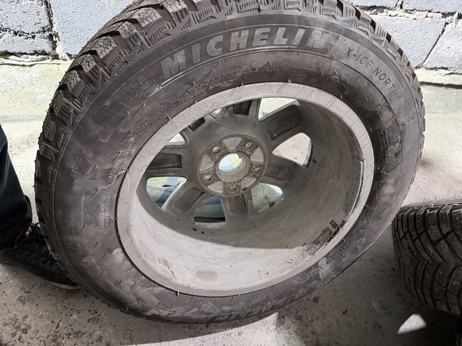 MICHELIN 205 65 R16