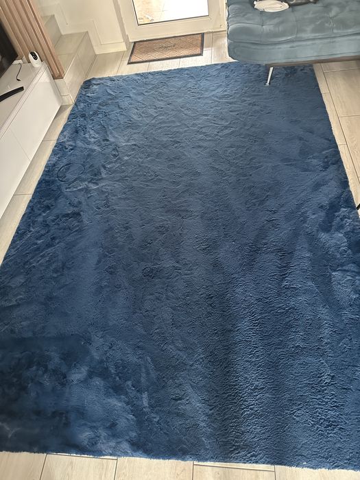 Covor pufos 1 buc mare 1 buc mai mica identica albastru