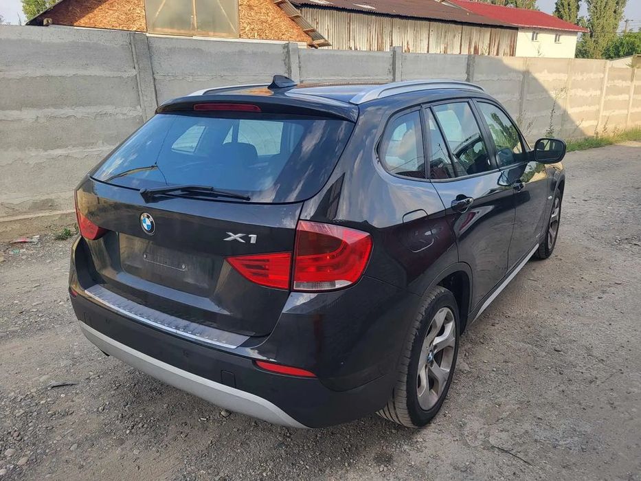 dezmembram bmw x1 2.0 d 143 cp an 2011