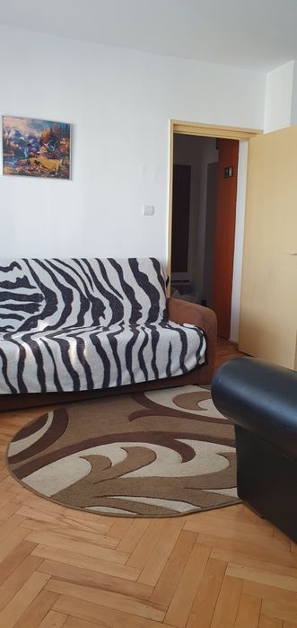 Închiriez apartament în regim hotelier