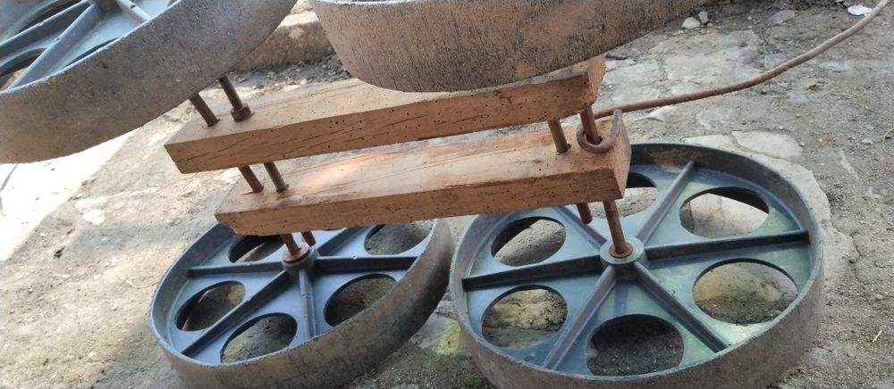 Ръчна Количка с пластмасови колела ф32/6см