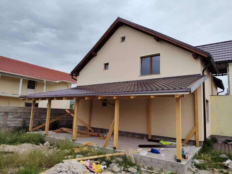 Executăm Reparații Acoperișuri și Lucrări de Construcții 	•