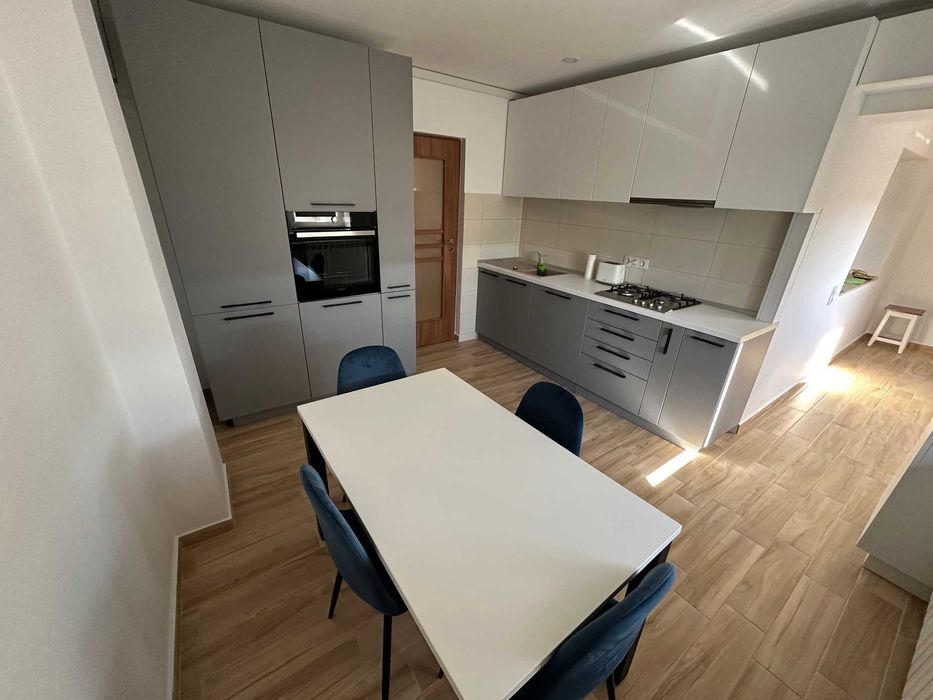 Inchiriez Apartament Lux / Central / 3 Camere