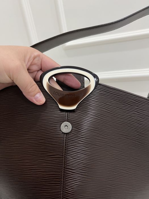 Сумка Louis Vuitton Reverie