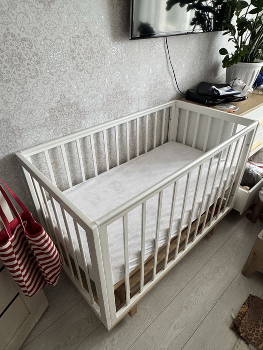 Детская кровать маятник