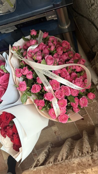 Продам живые  цветы розы