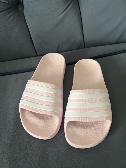 Adidas сланцы, шлепанцы, шлепки