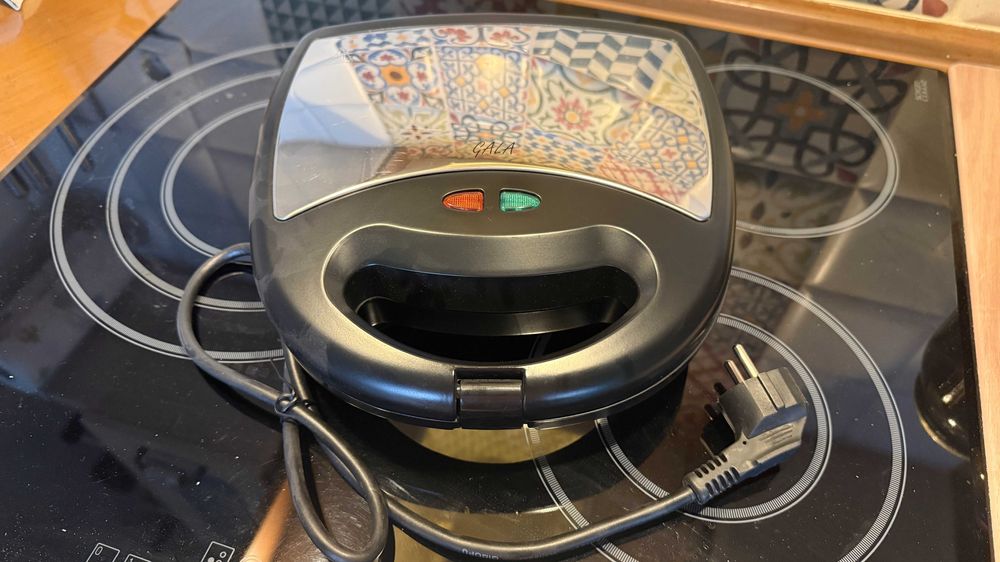 Уред за мини понички - НОВ