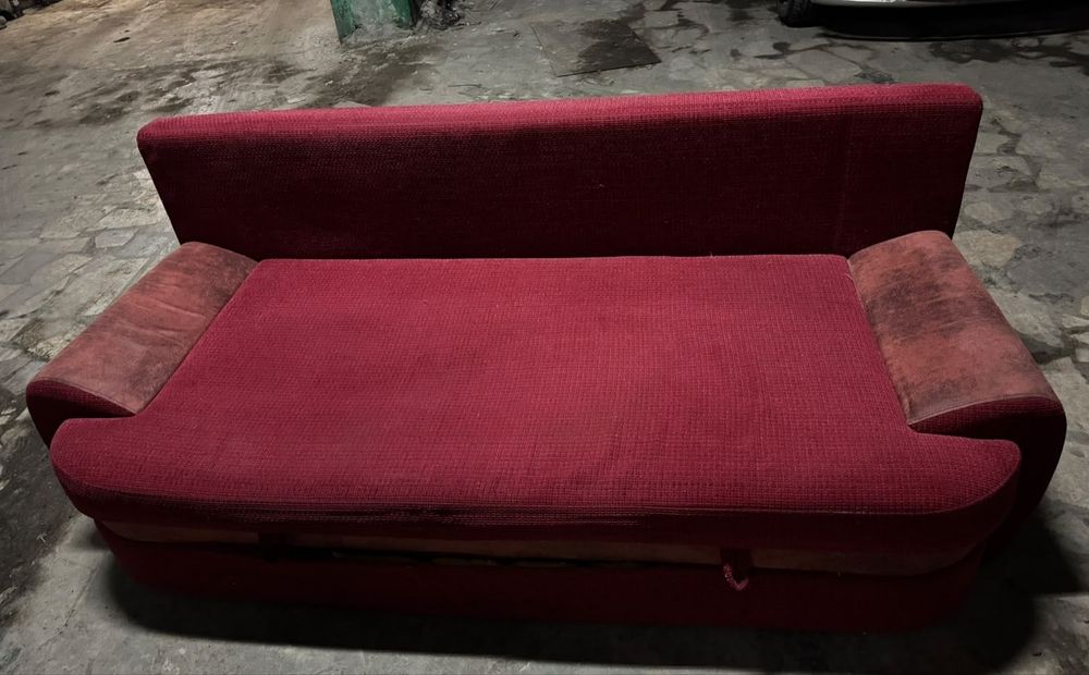 Продам диван недорого