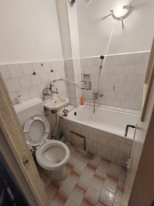 Garsoniera  de vânzare  etajul 1