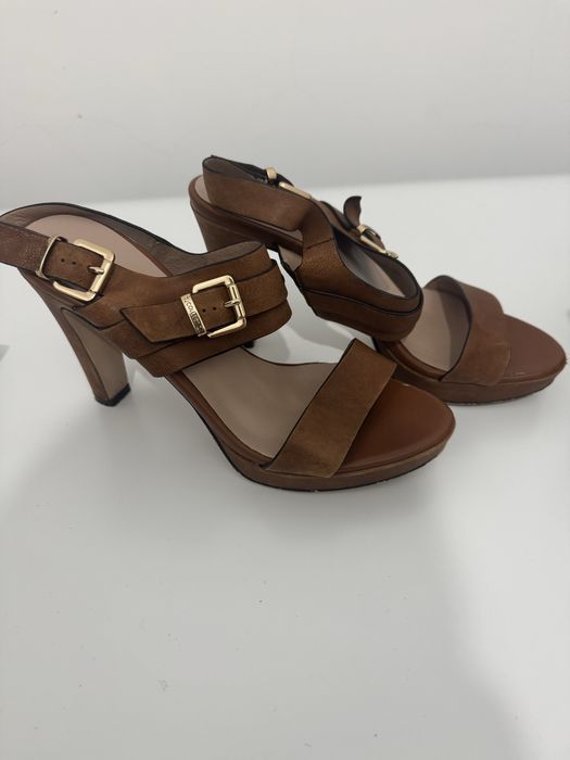 Продам женские туфли б/у, размер 37-38