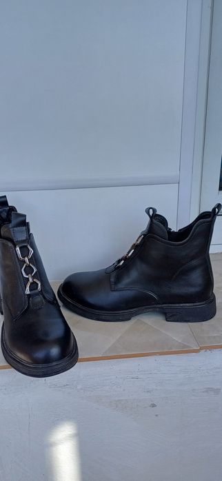 Женская обувь ,сапожки