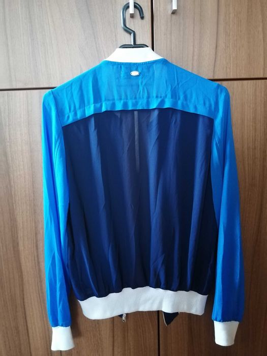 Jacheta Stradivarius dama masura S sport blue cu alb transparenta