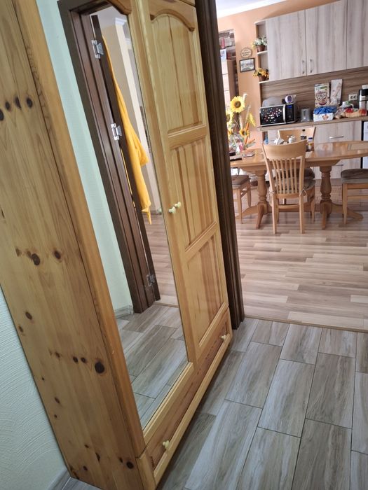 Двукрилен  гардероб   Масивен  дъбсъс  настройка