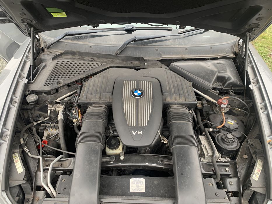 Продаваме на части бмв х5 е70 4.8ис bmw x5 e70 4.8is.