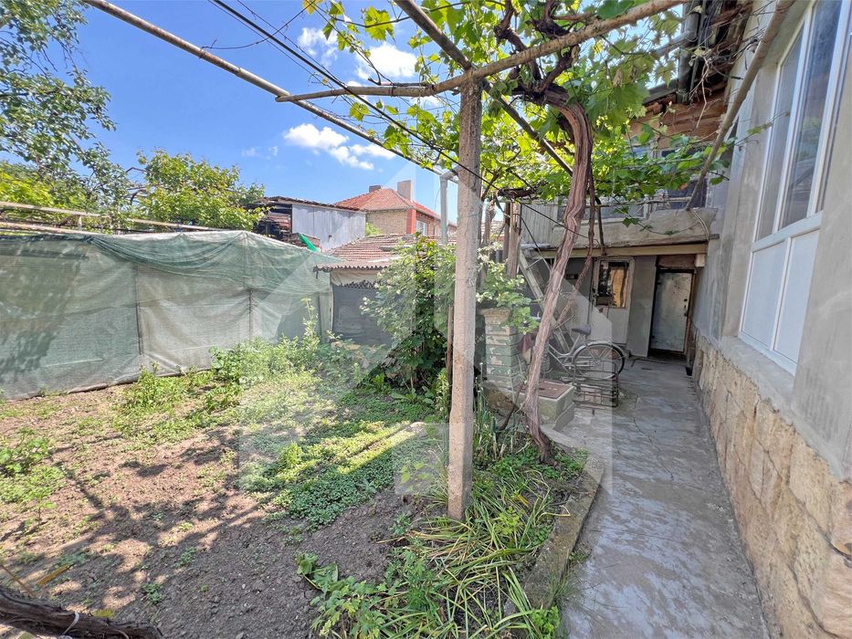 Продава се Къща в Нови пазар - 76 кв.м за 839 €/кв.м - Снимка #21