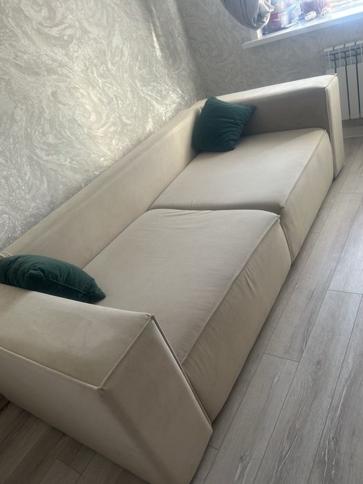 Продаю диван в отличном состояние