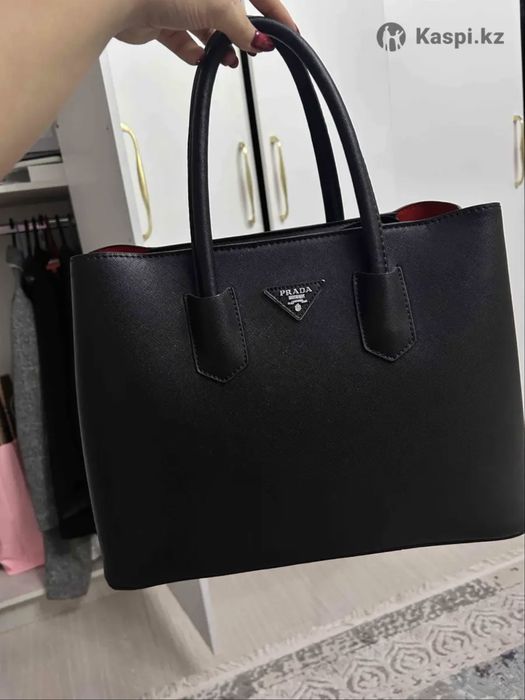 Сумка Prada черная