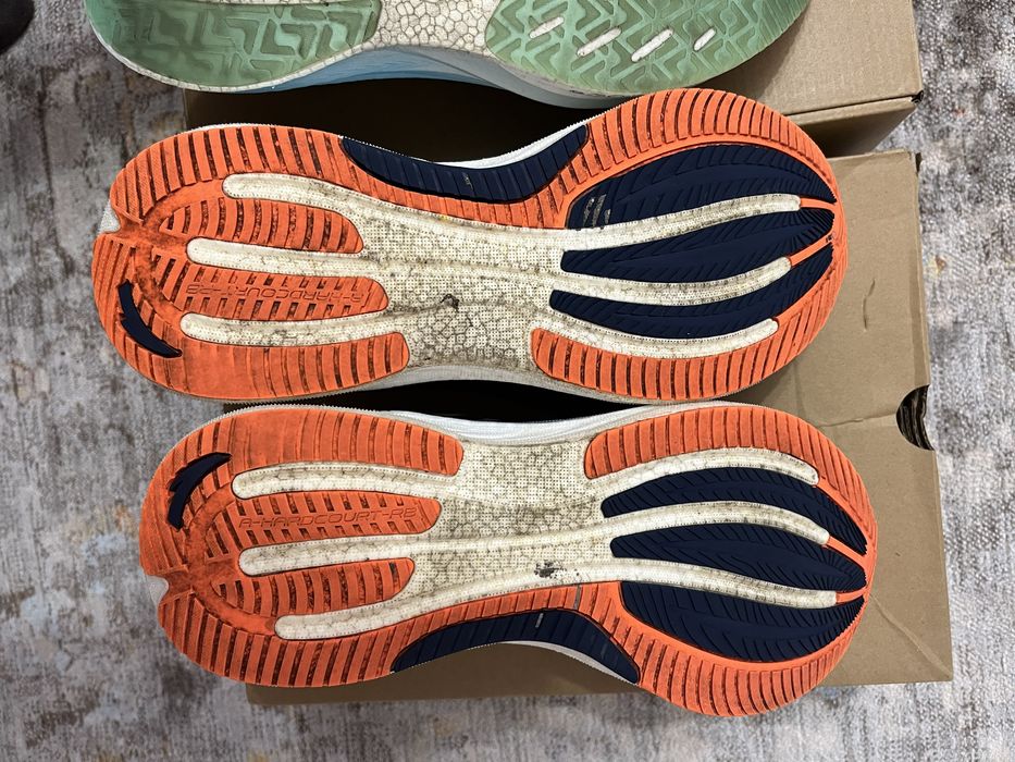 Беговые кроссовки