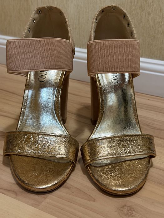 Босоножки женские