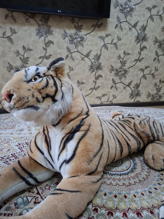 Мягкая играшка большой тигр