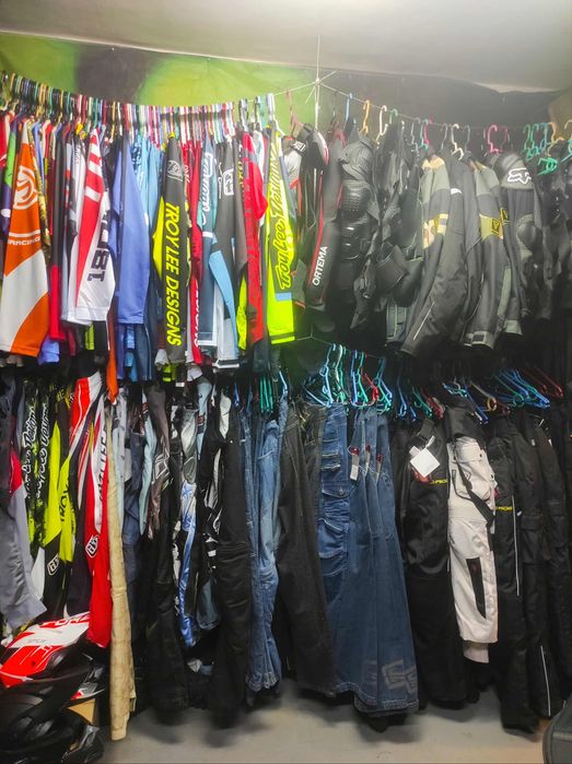 Разпродажба на мото якета и панталони