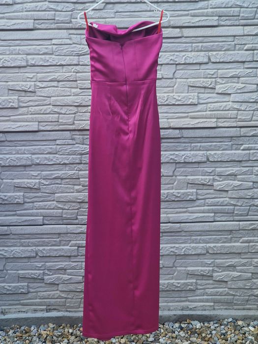 Vand Rochie fucsia de ocazie, nouă, realizată pe comandă