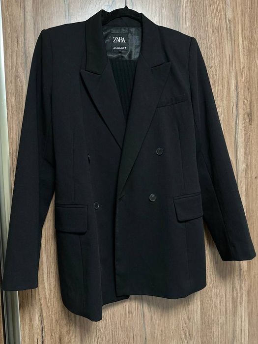 Черен сако от Zara