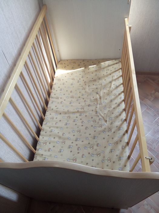 Продам кроватку детскую