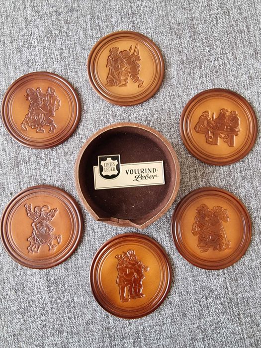 Кожени подложки за чаши