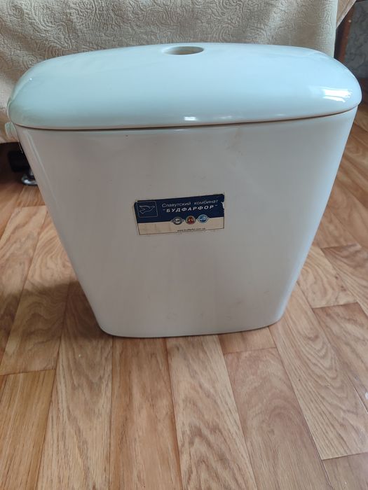 Бочек смывной на унитаз