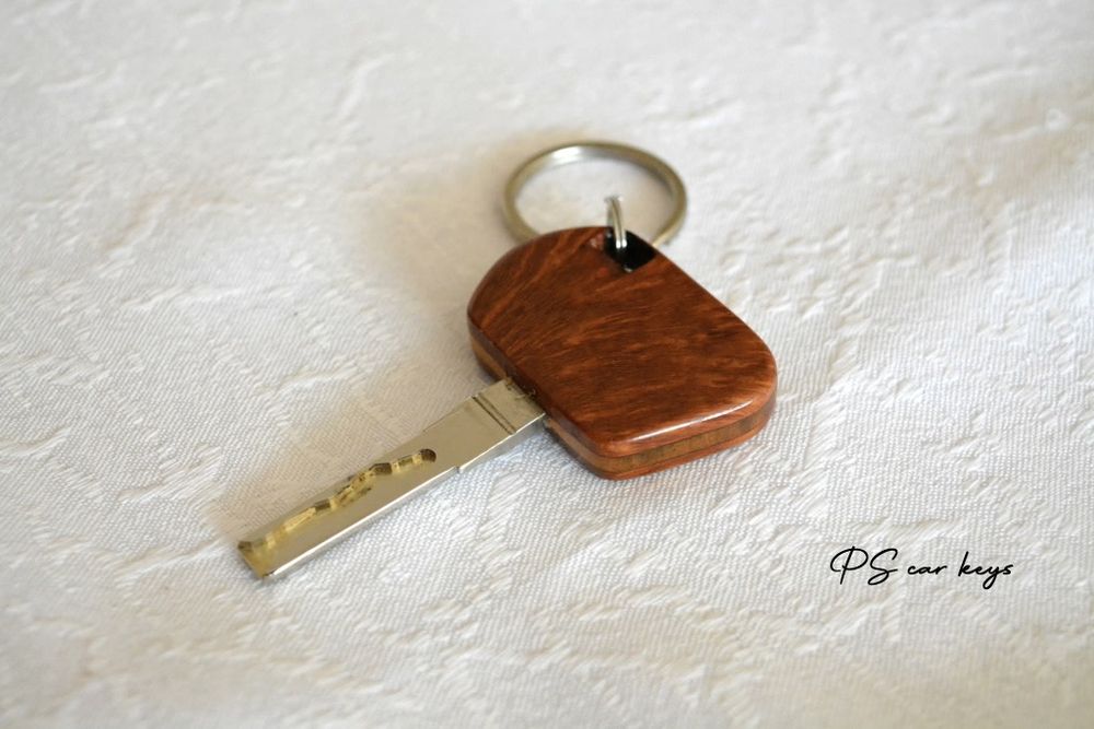 Автомобилни ключове, автоключарски услуги