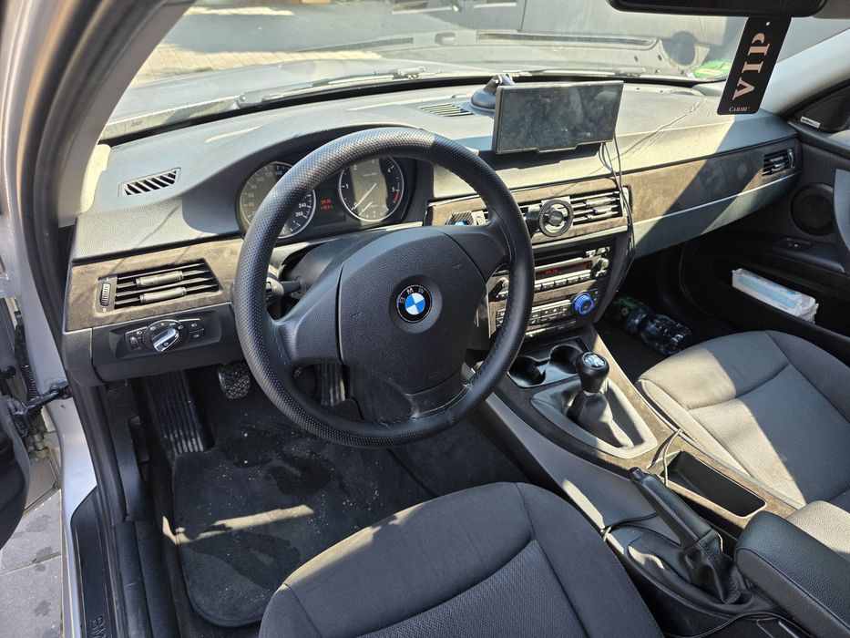 BMW 3 Series 2011 — imagine 3