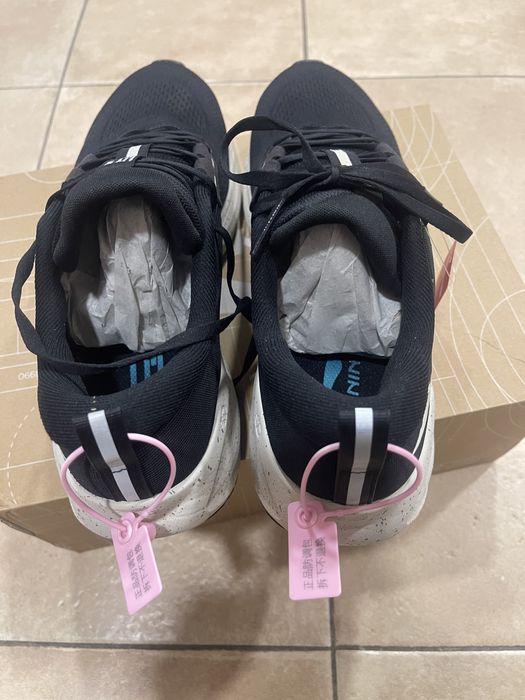 Беговые кросовки Li-ning.