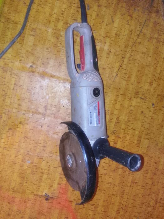 Продам болгарку .