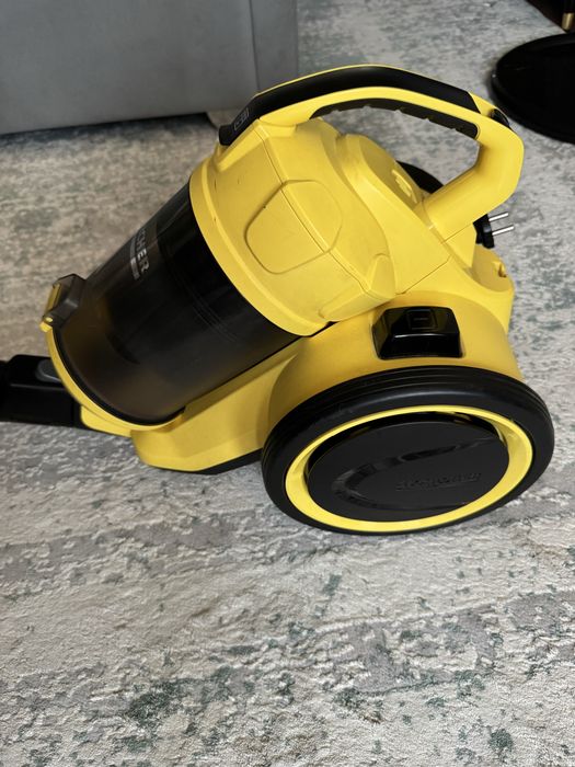 Пылесос: Karcher VC 3 Plus в отличном состоянии