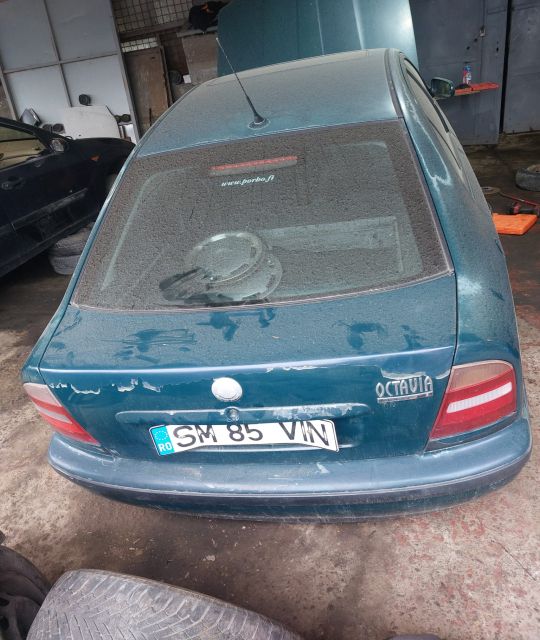 Trager / Calandru + Radiator Apa Skoda Octavia prima generatie