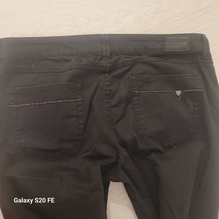 Blugi guess originali marime 30