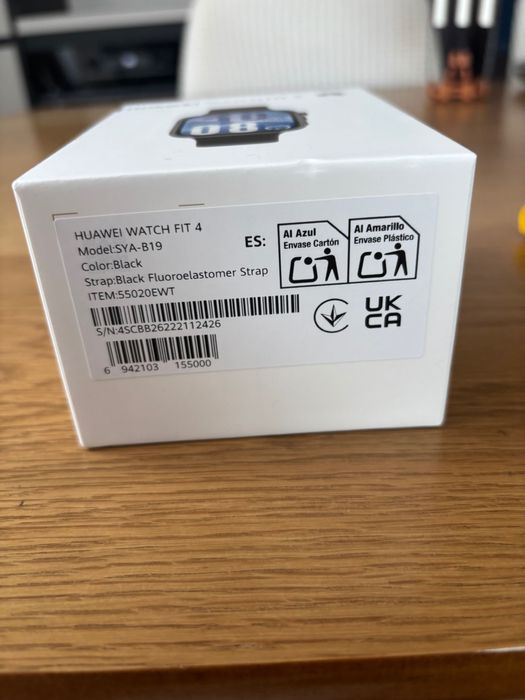 Смарт часовник HUAWEI WACH FIT 4