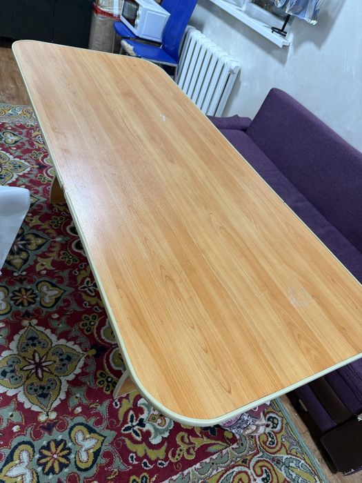 Кухонный стол деревянный