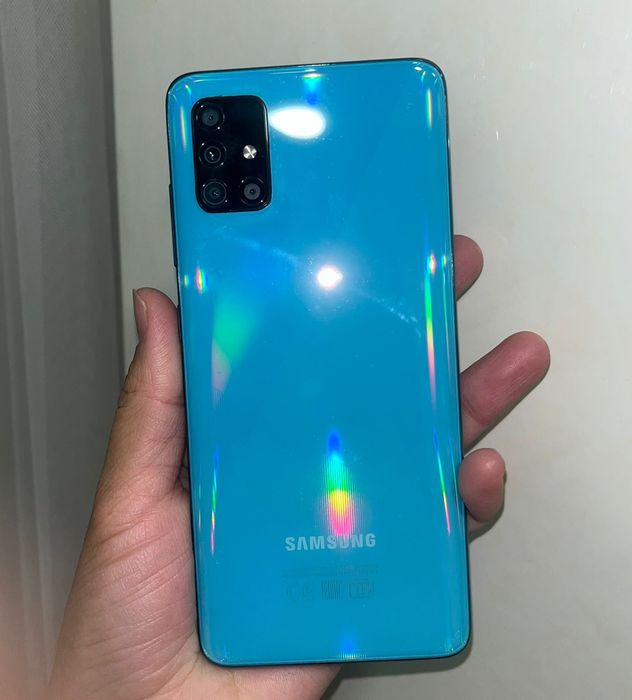 Продам Samsung Galaxy A51 128GB. Вместе с чехлом.
