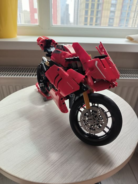 Lego Ducati Panigale V4 R