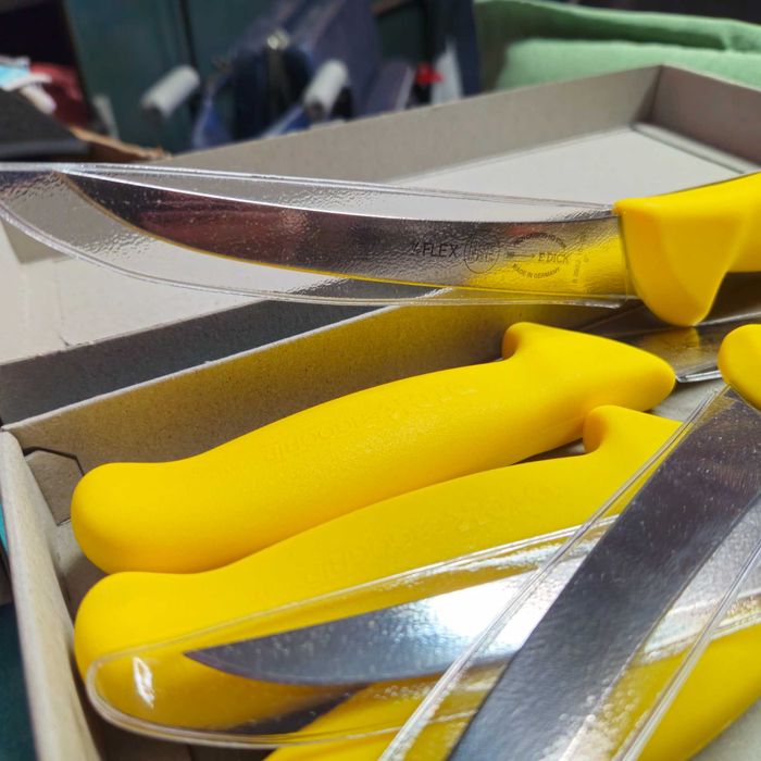 Професионални ножове за обезкостяване DICK