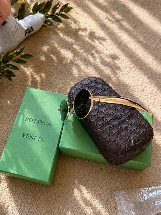 Продам солнцезащитные очки bottega