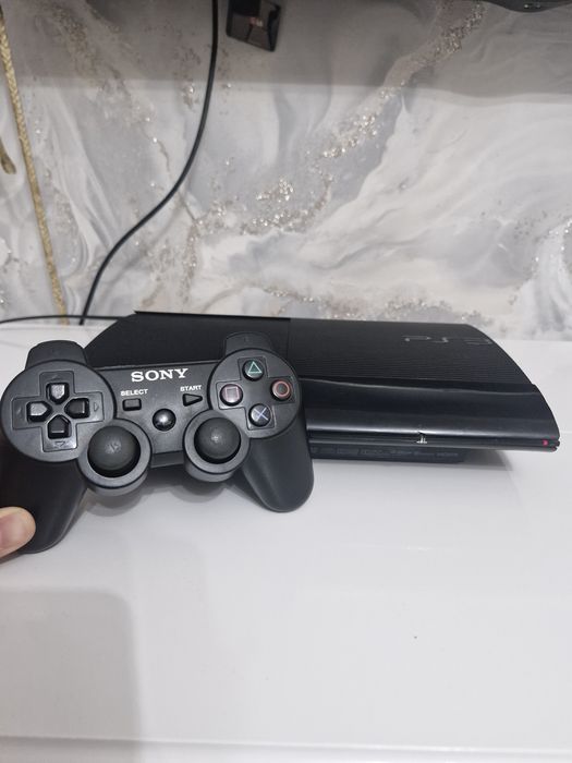 Ps 3 super slim почти новый